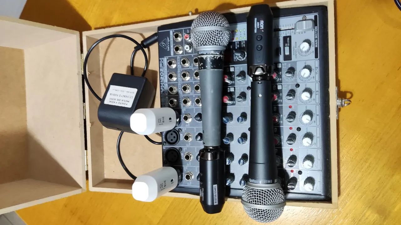 Mesa de som Behringer 1202FX + 2 microfones SM58 Shure + sistema sem fio de microfones - Foto 3