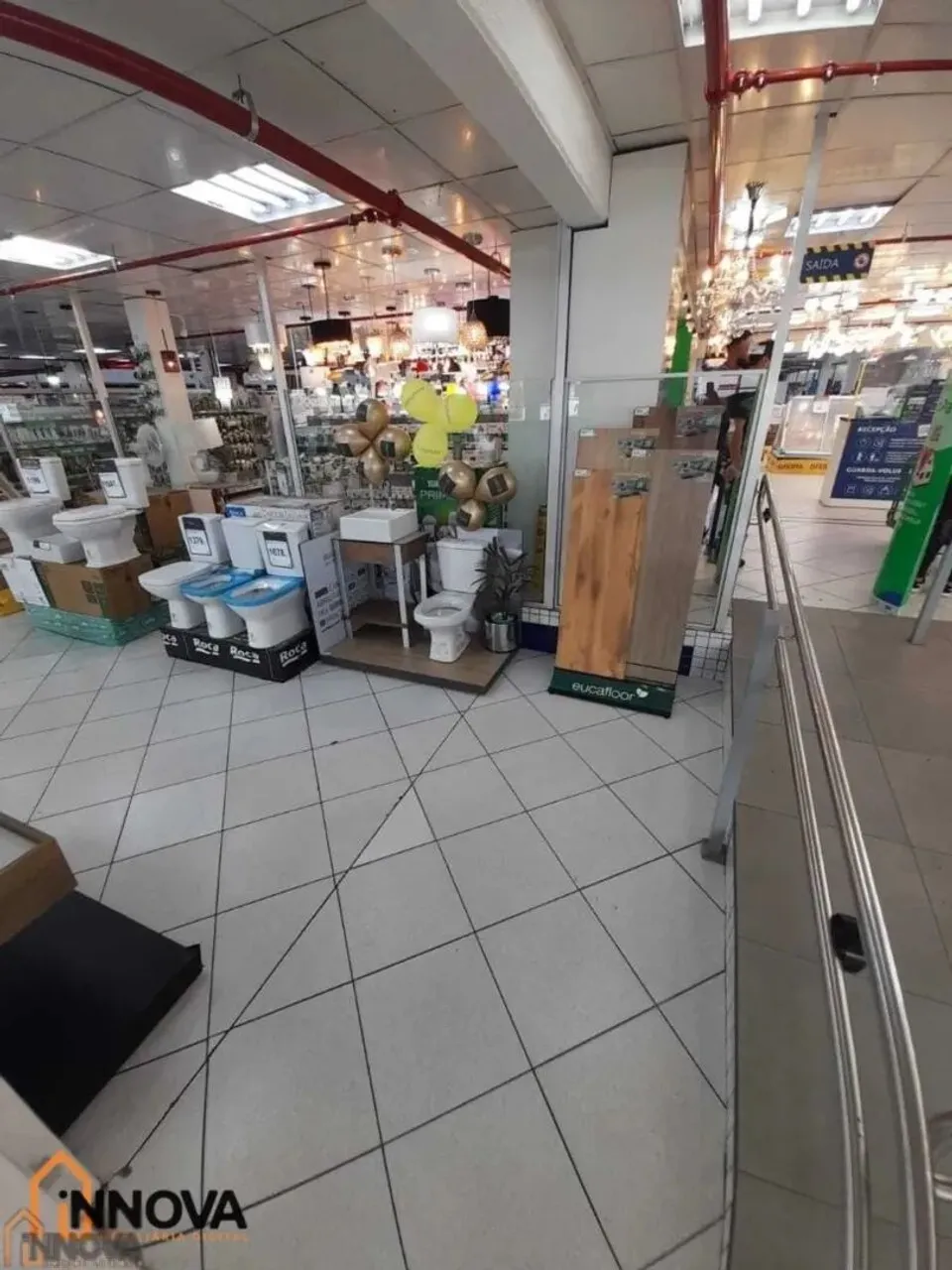 Ponto de Comércio para alugar por R$ 2500.00, 4.00 m2 - XAXIM - CURITIBA/PR