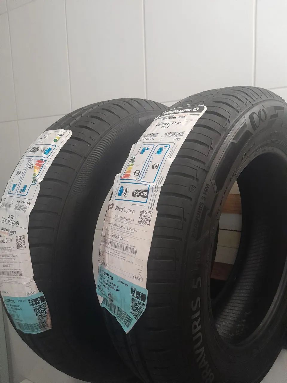 Vendo 2 Pneus Barum 165/70 R14