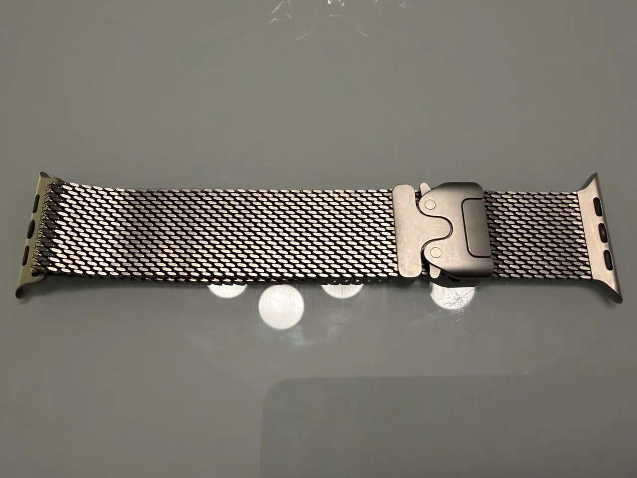 Pulseira Apple Watch Natural Titanium Milanese Loop - Foto 4