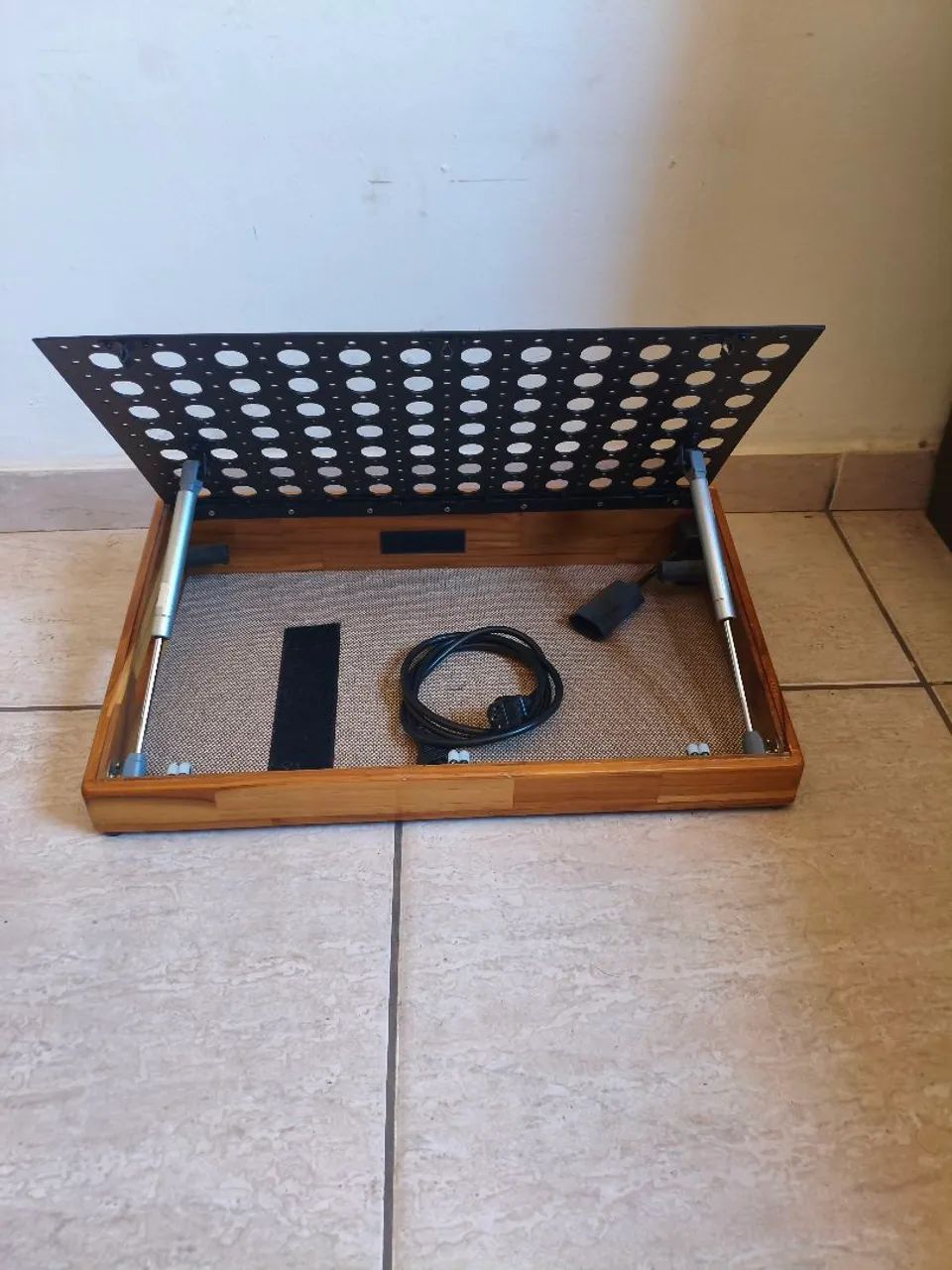 Pedal boarda Hands 50x30 