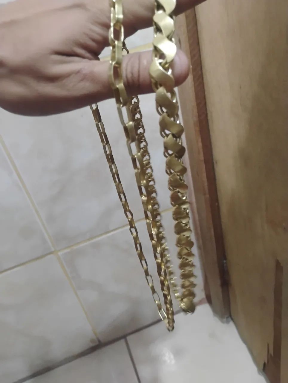 Vendo 2 cordão e uma pulseira de moeda antiga  - Foto 2