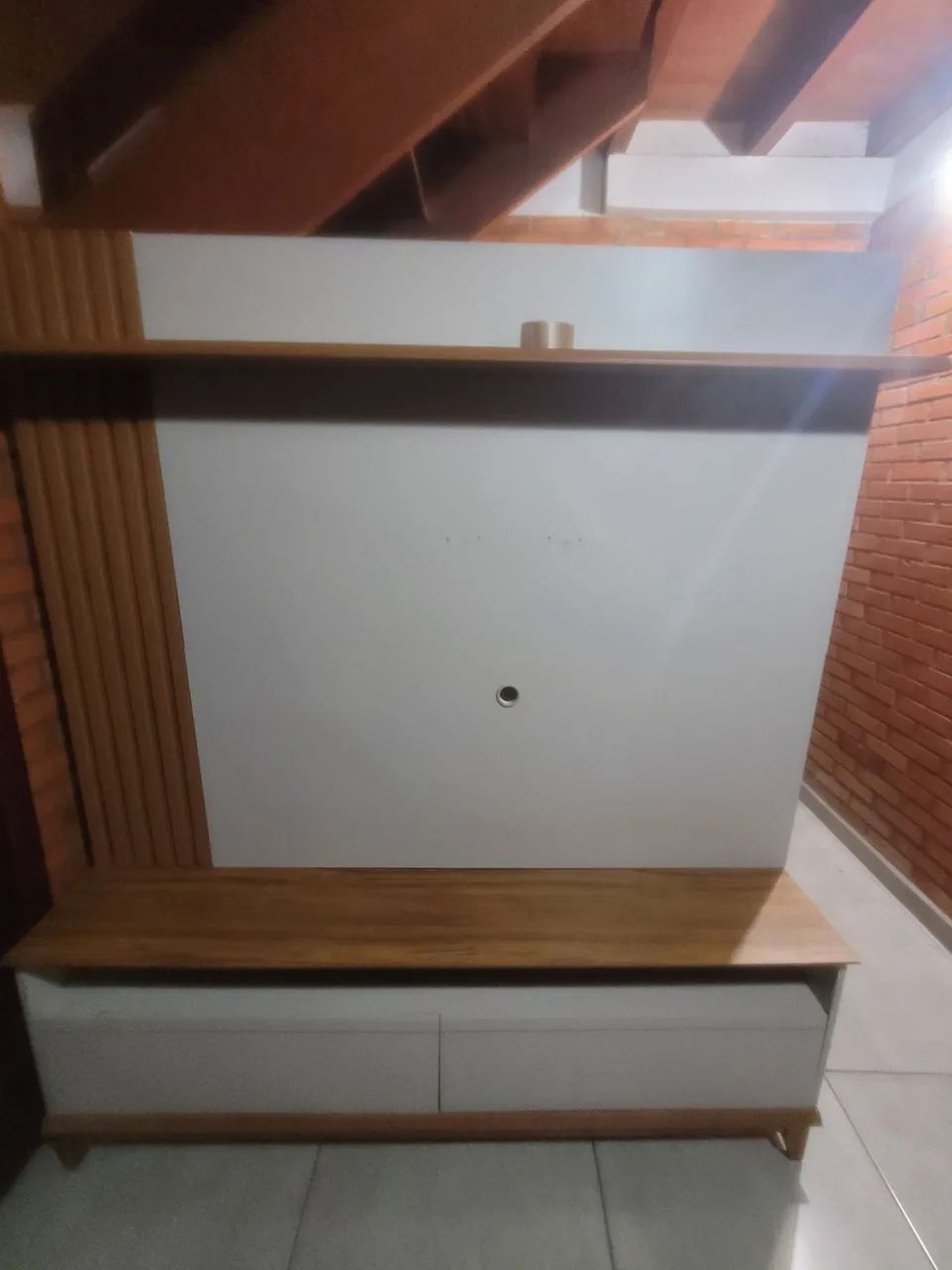 Painel de TV ate 65 polegadas  em mdf com Nicho e duas portas 