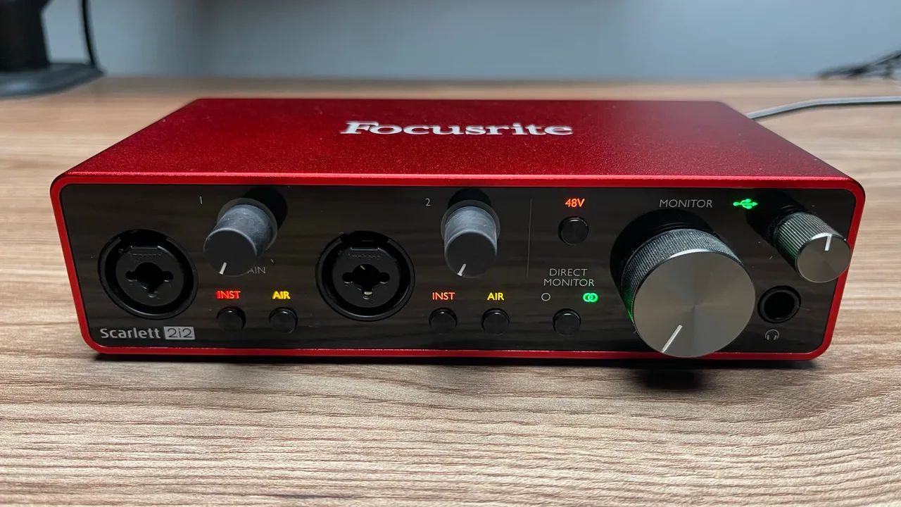 Interface Focusrite 2i2  - Foto 3