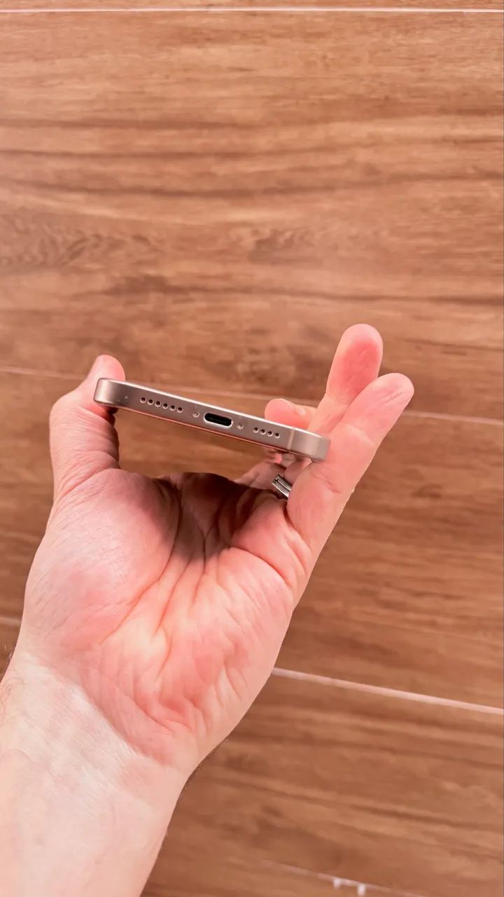 iPhone 16 pro Max 256 - Foto 3