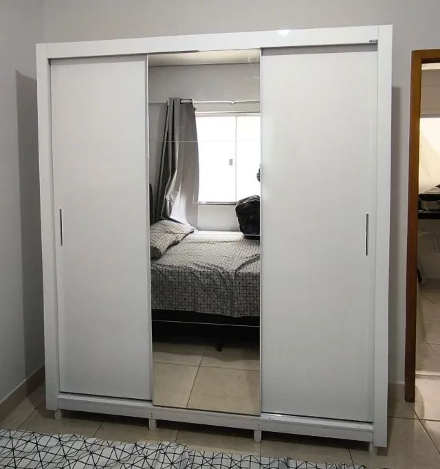 Guarda roupa portas de correr 
