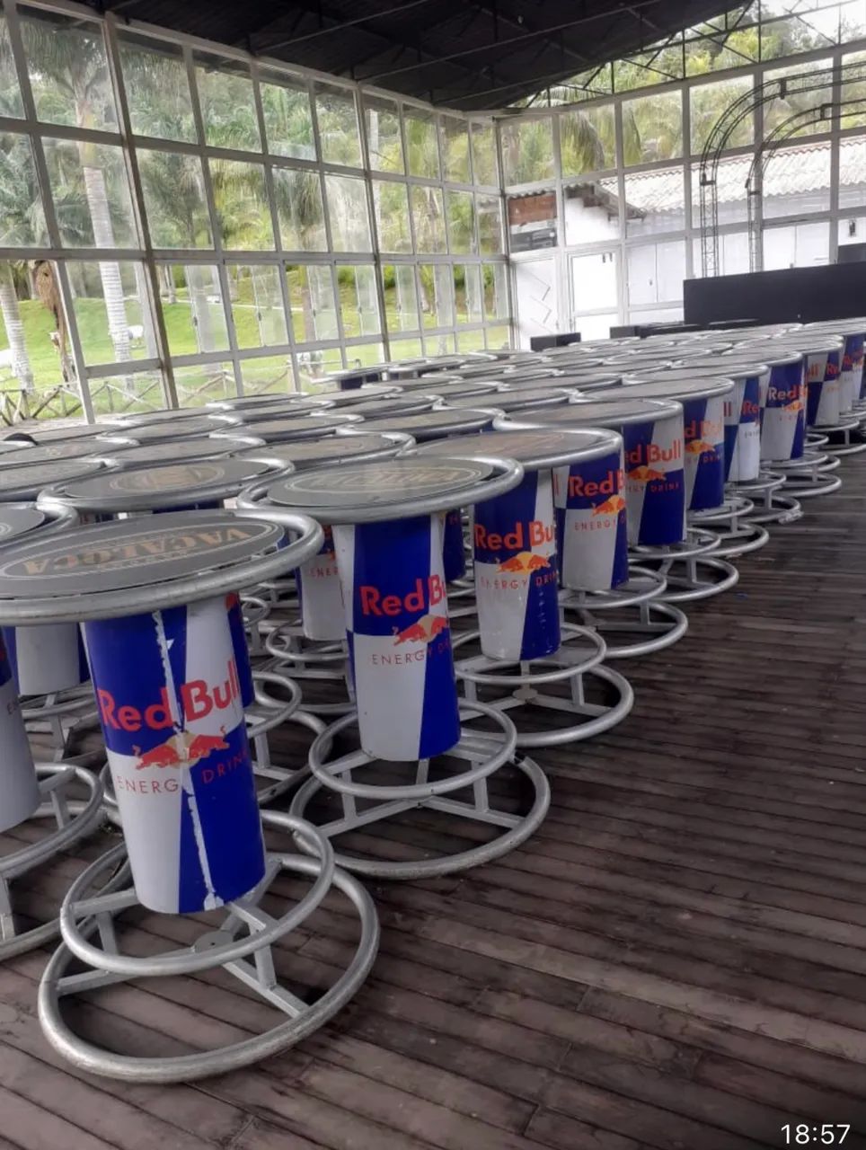 Vendo Aparador ALUMÍNIO RedBull-usado - Foto 3
