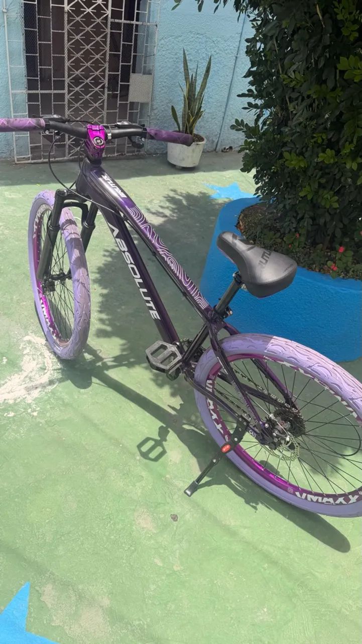 BICICLETA SEMI NOVA ARO 26 - USADA APENAS 3 VEZES