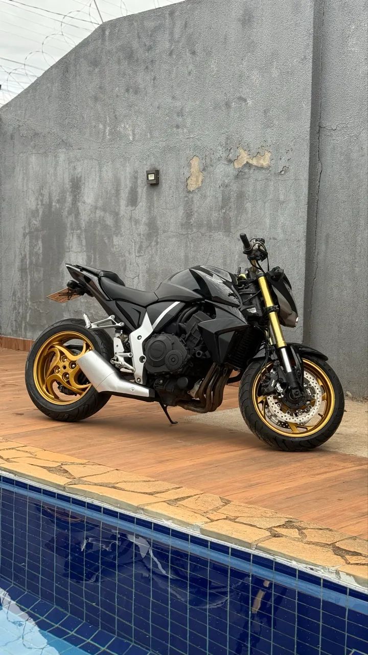 CB1000