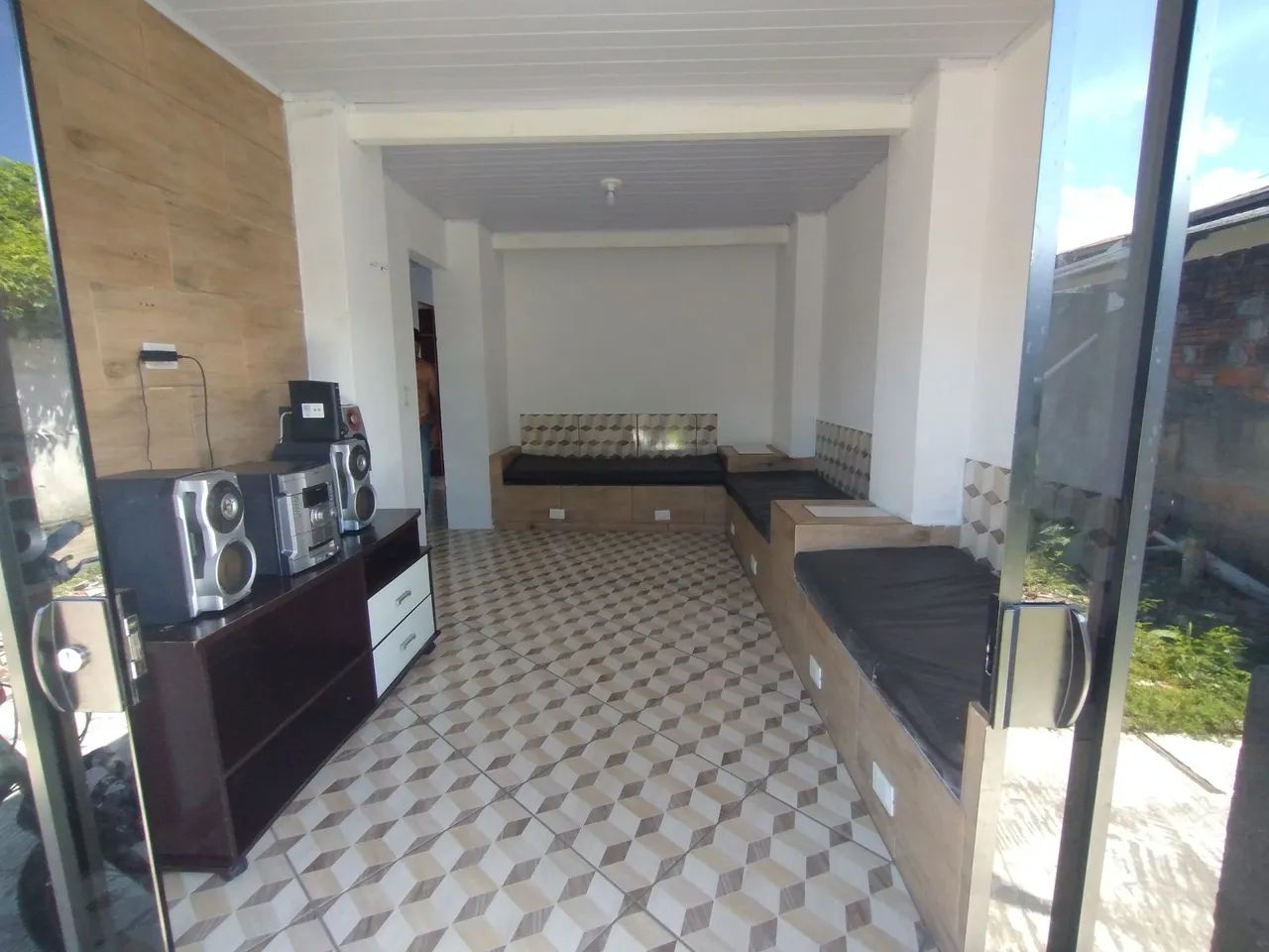 Aluga se está casa