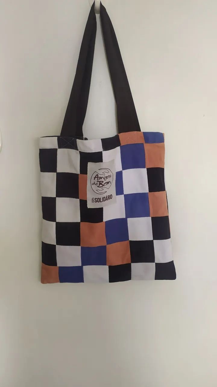 Bolsa em tecido de retalhos 