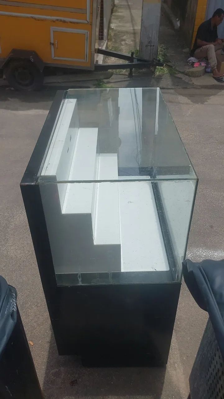 Vende-se Balcão Expositor. Valor 550,00. - Foto 3