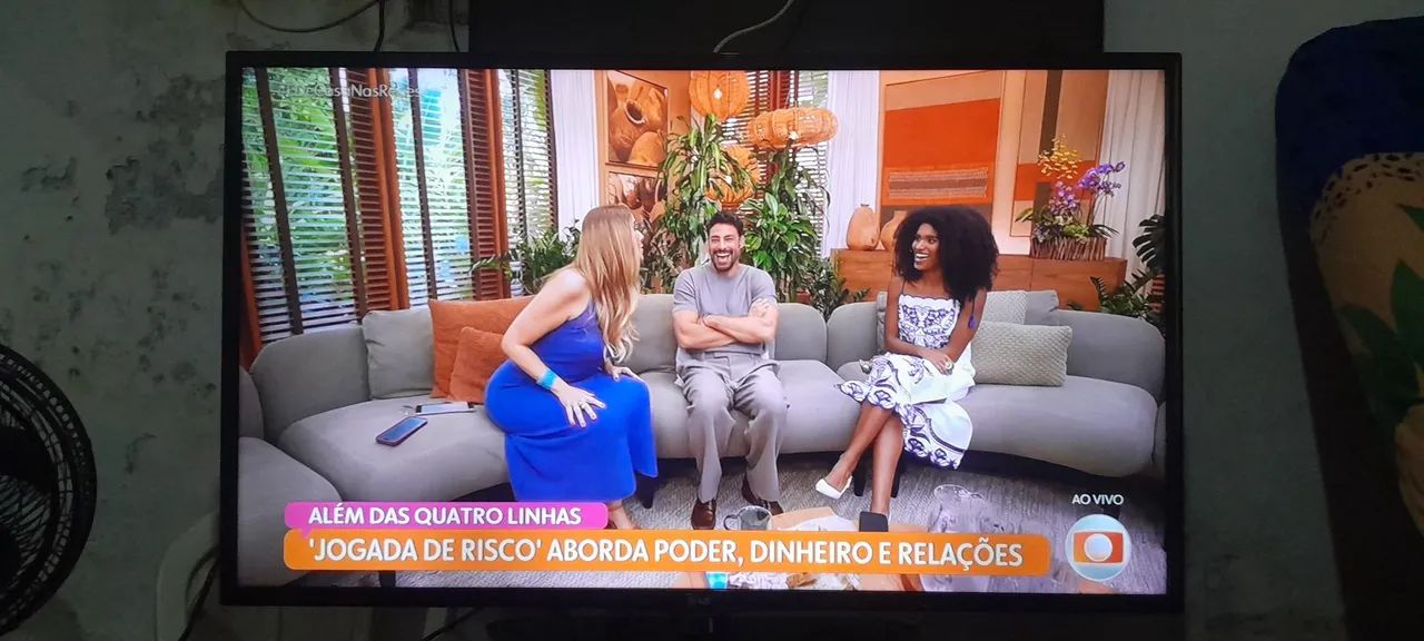 Troco TV 50" LG não  é SMART dando a volta em dinheiro 
