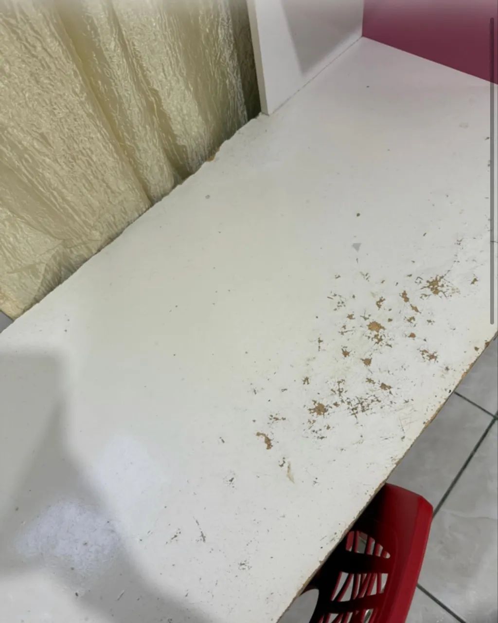 Escrivaninha com falhas na madeira fácil de resolver - Foto 3