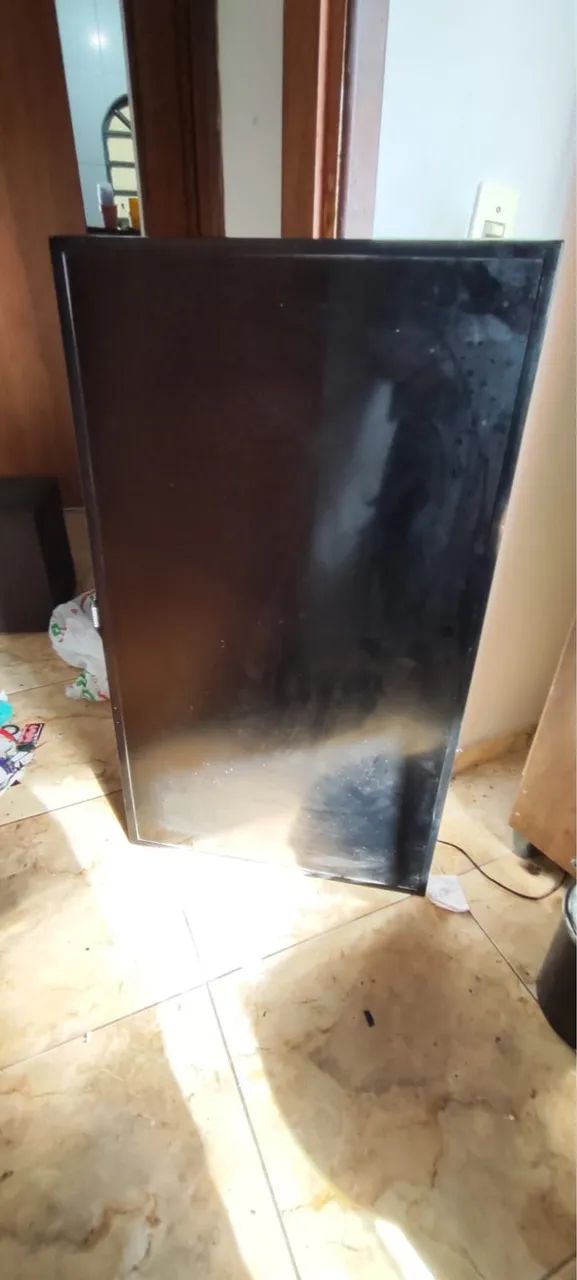 Vende-se TV 43 polegadas - Para retirada de peças  Televisão de 43 polegadas - Foto 2