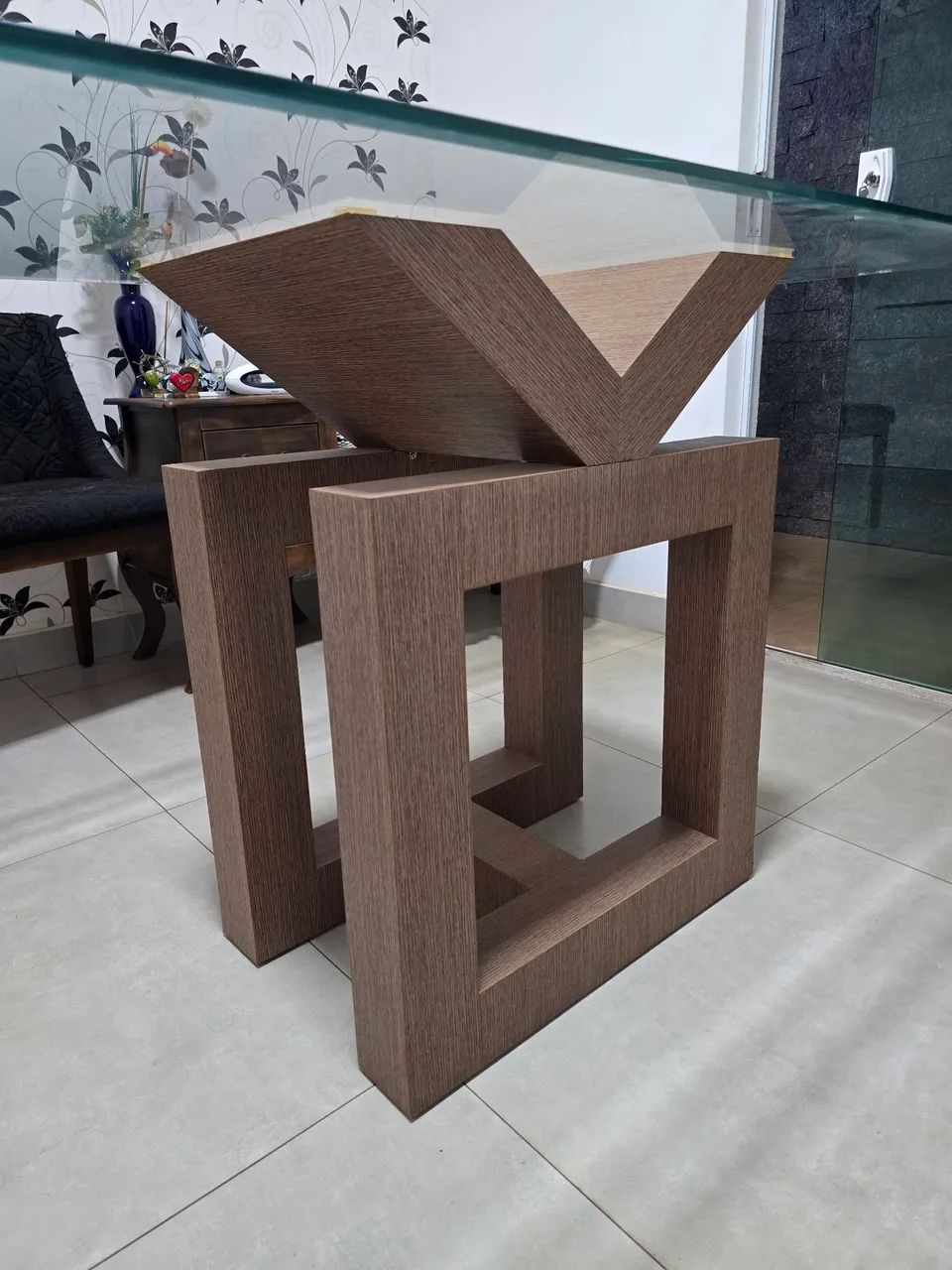 Mesa com base planejada e vidro + 2 poltronas  - Foto 3