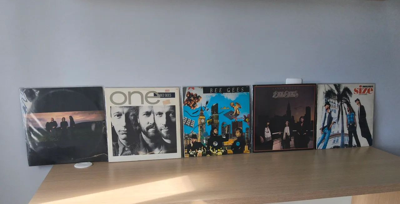 Coleção Vinil The Bee Gees em Ótimo estado com brindes - Foto 3