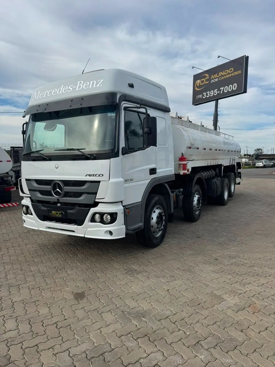 MB Atego 3030 8x2 AUTOMÁTICO COM TANQUE 20 MIL LITROS