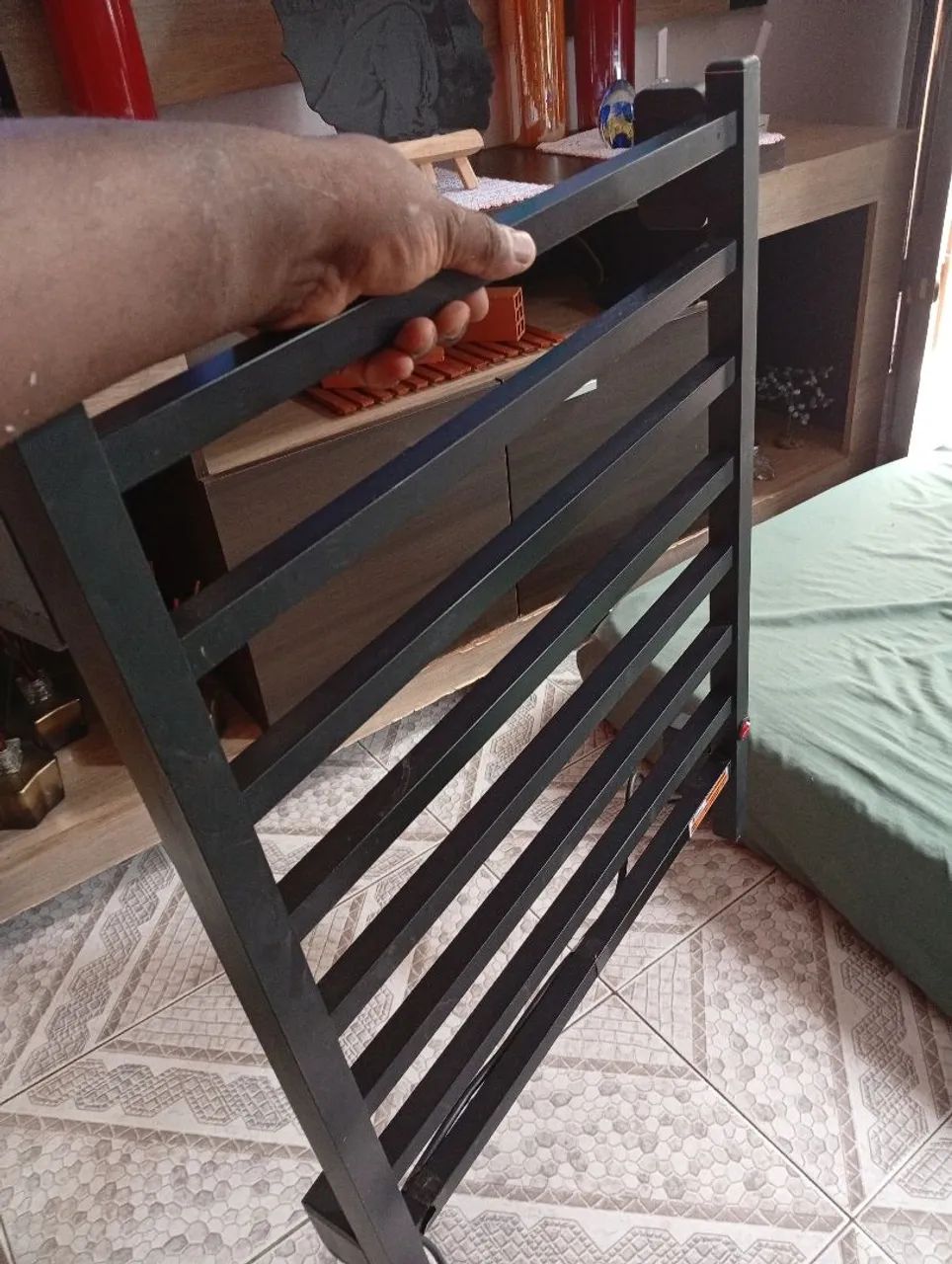 Semi-new bathroom towel rack, never used