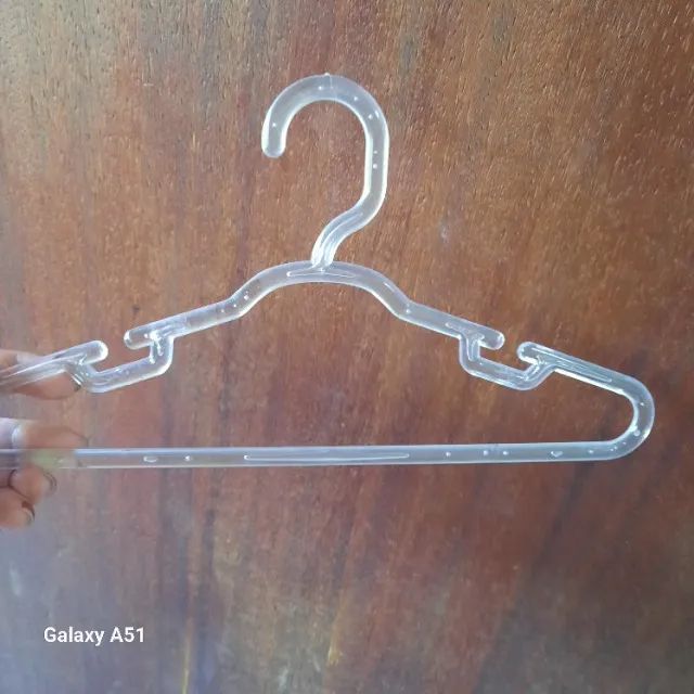 Cabide infantil de acrílico
