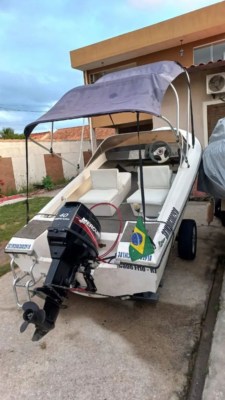 Vende-se Lancha 