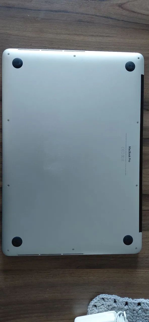 ? MacBook Pro Retina 15" ? Mid 2015<br>Modelo: A1398<br>EMC: 2910 - Foto 5