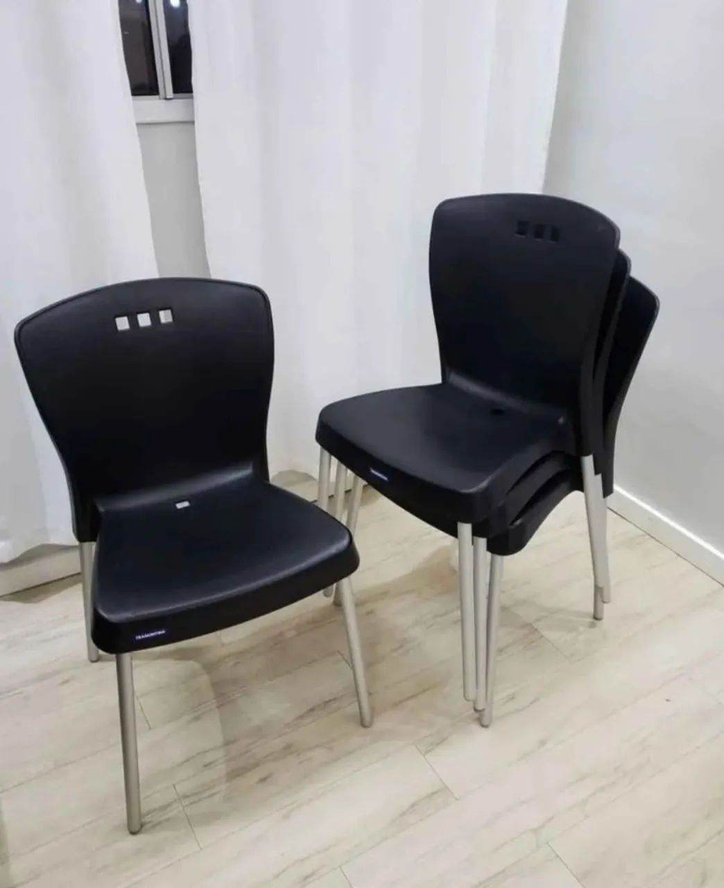 Tramontina Mona Chair in Polypropylene with Aluminum Legs