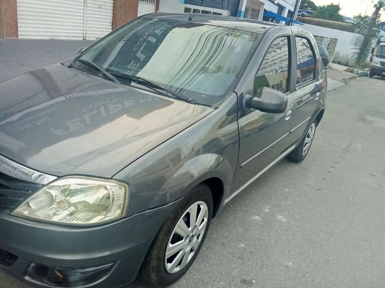 Renault Logan Expression Hi-flex 1.6 8V 4P 2011 - Foto 2