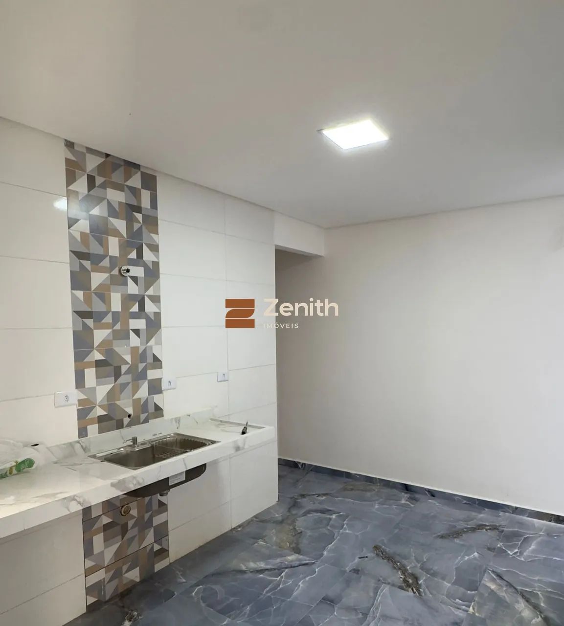 Casa com 2 quartos no Bairro Parque Real