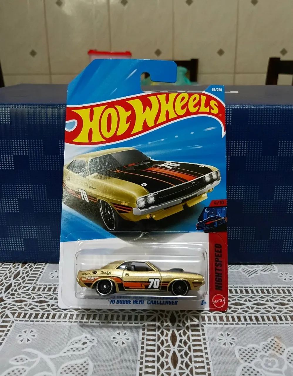 Hot Wheels "70 Dogde Hemi Challenger 