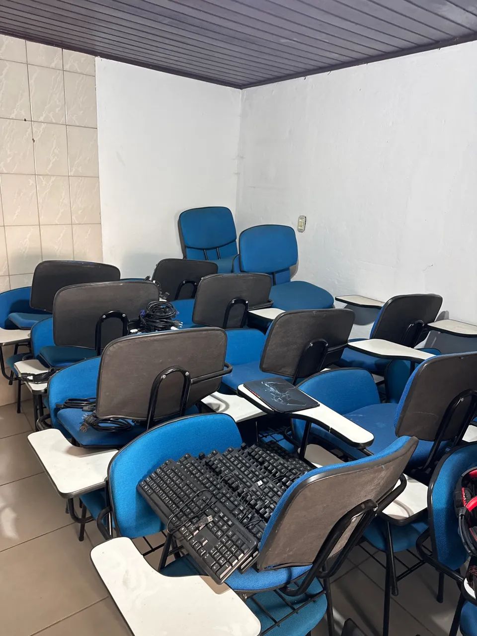 Cadeiras p/escolas