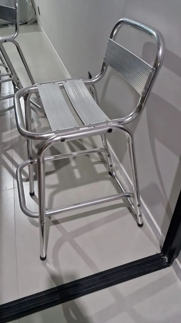 Vendo  banquetas de alumínio  - Foto 4