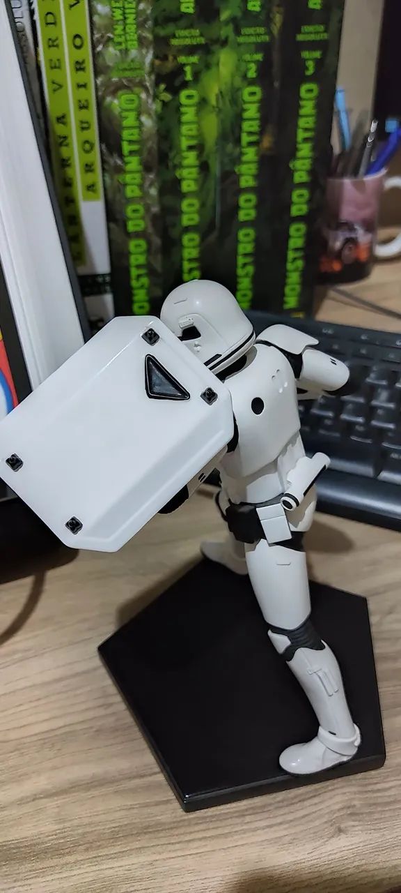 Riot Control Stormtrooper Art Scale 1/10 (Star Wars: O Despertar da Força) - Iron Studios  - Foto 4