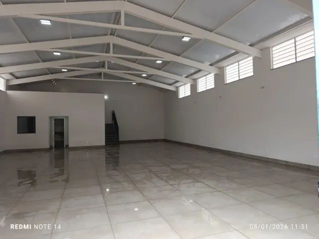 ALUGO GALPÃO NO CENTRO COM 200m²