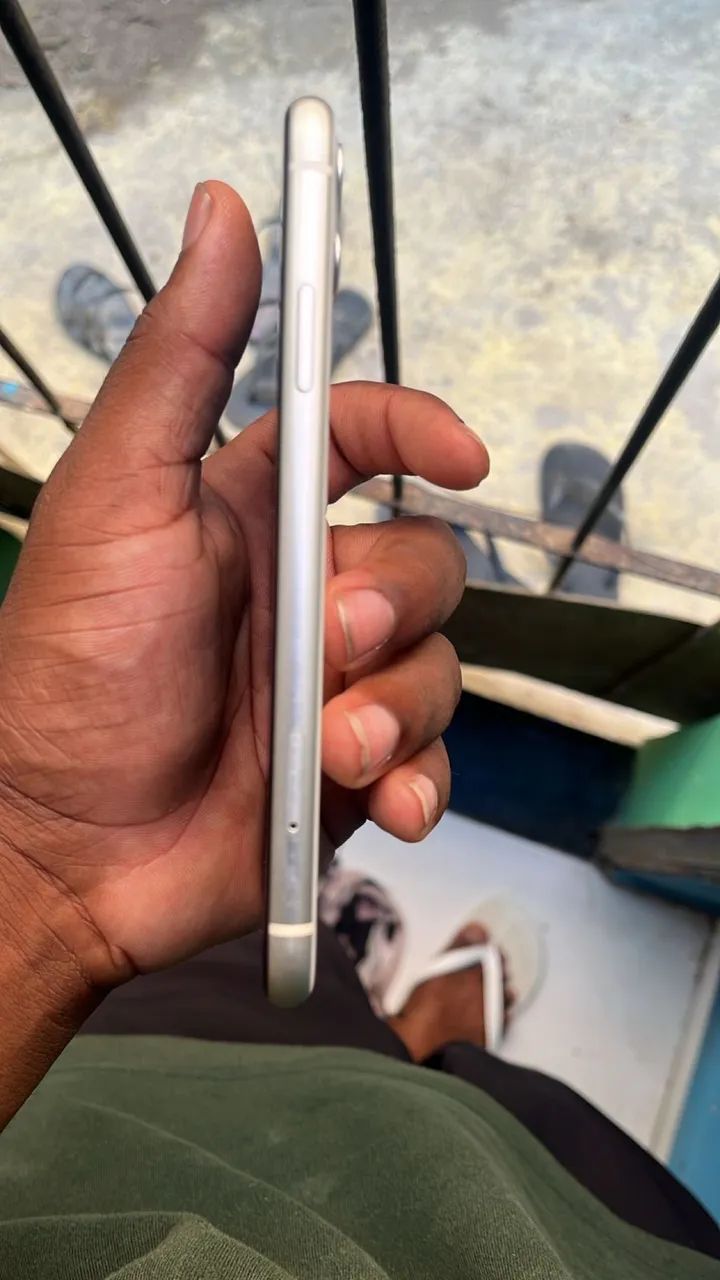 VENDO OU TROCO IPHONE 11 - Foto 2