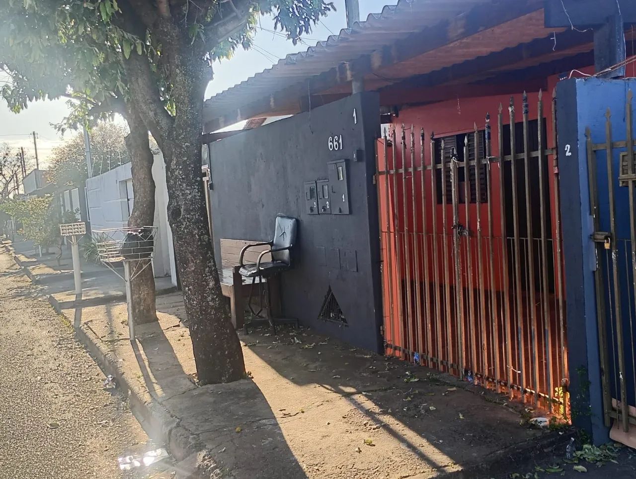 Vendo terreno com 3 casas nele R$230.000,00