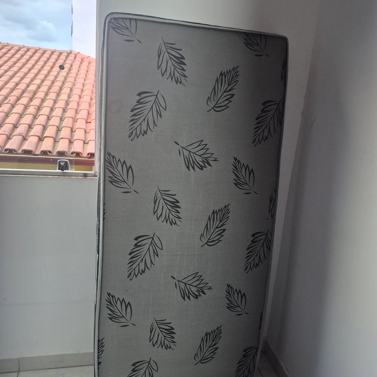 Colchão de espuma de solteiro 10 centímetros de altura. - Foto 2