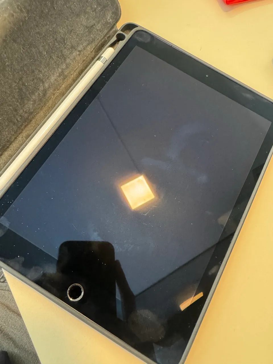 iPad Pro 9.7? (A1674) 32GB Prata + Apple Pencil 1ª Geração + Case