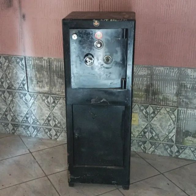 Cofre para joias, documentos e armas
