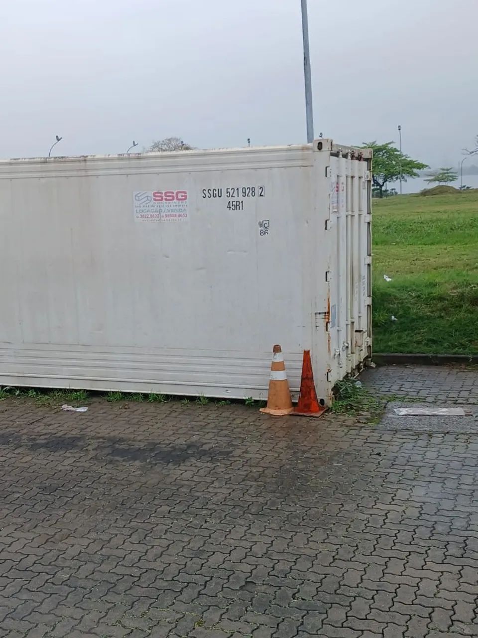 Container 
