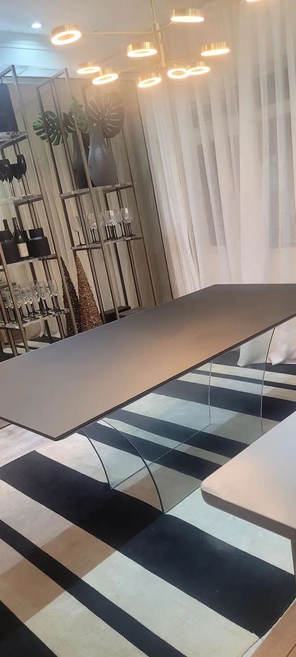 Mesa de jantar Planalto Breton madeira maciça  e vidro - Foto 3