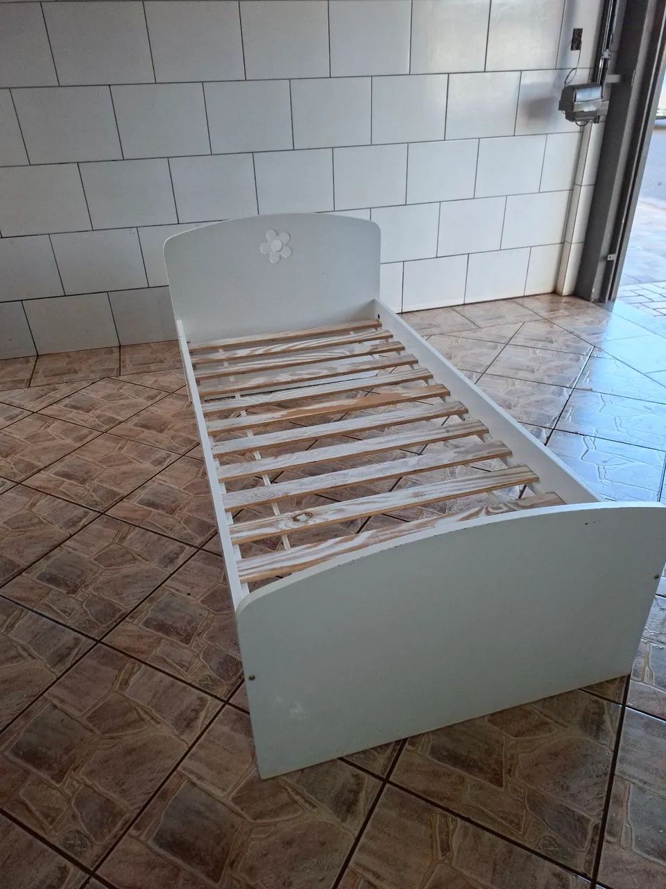 Vendo  uma cama de solteiro  - Foto 2