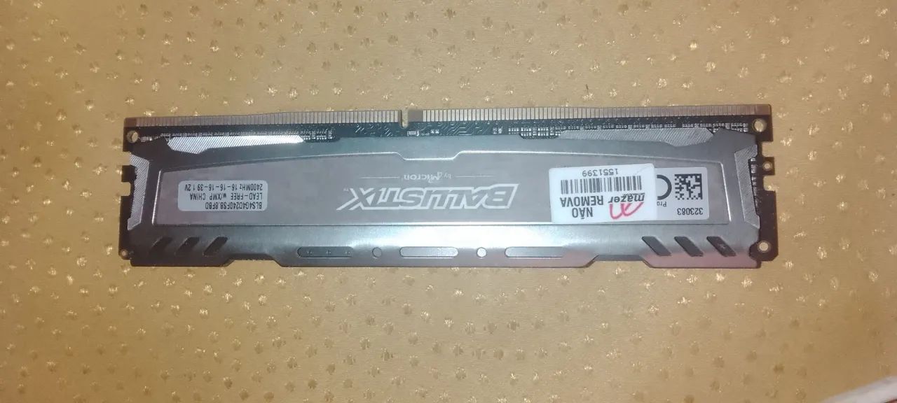 4x4 Memória RAM ddr4 4gb cada de 2400mhz com booster de 2666mhz em estado de nova