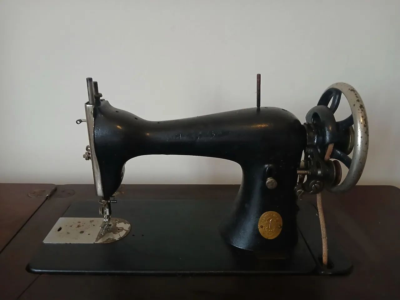 Máquina Singer antiguidade  - Foto 3