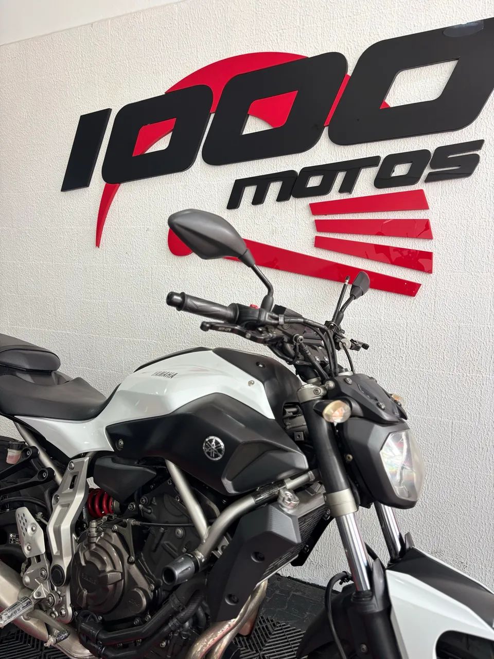 YAMAHA MT 07  - Foto 5