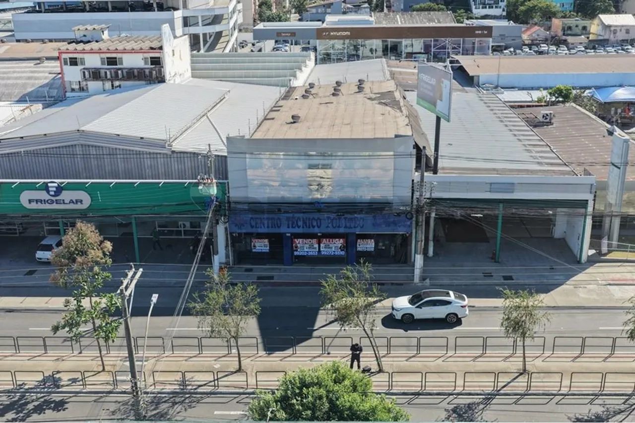 "Prédio Comercial no Horto: 885m² por Ótimo Preço!"