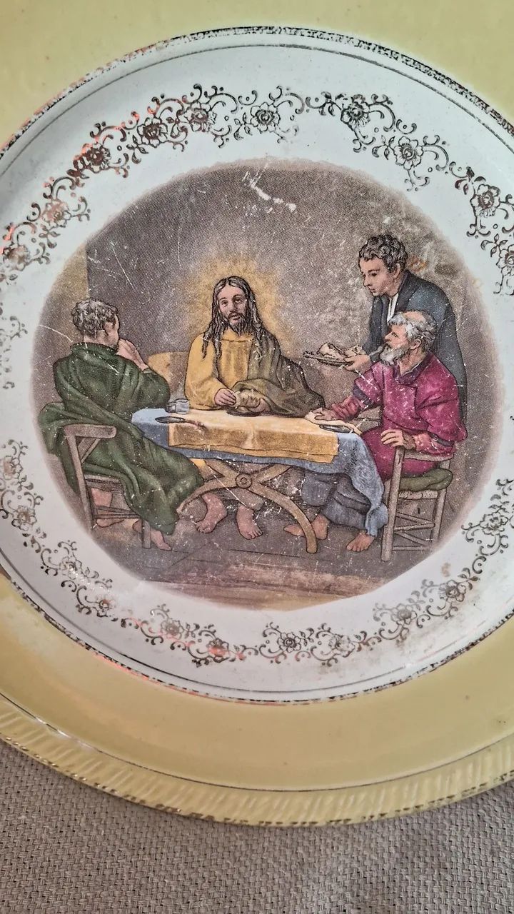 Prato de parede vintaje com figura de jesus