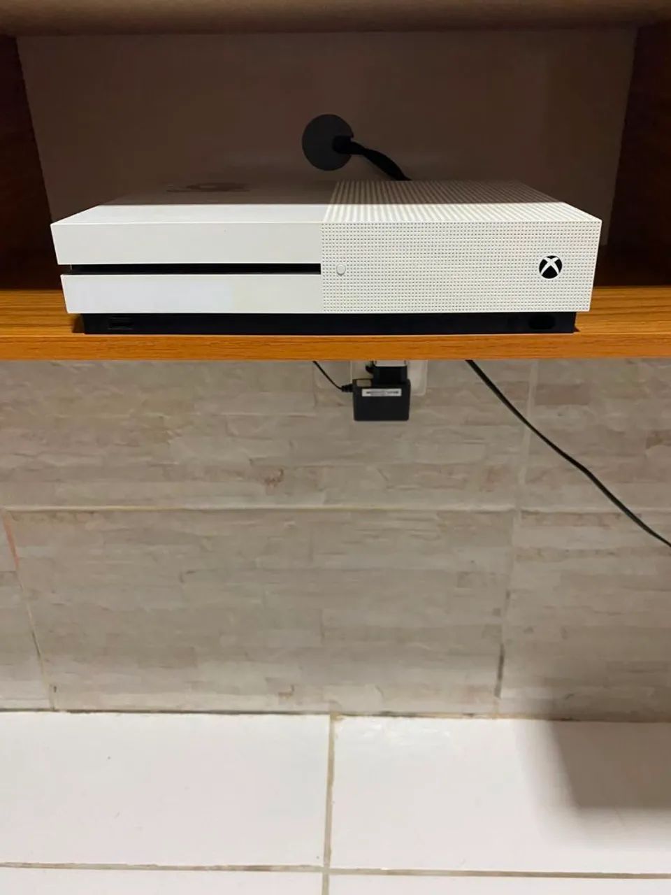 Xbox One Slim 