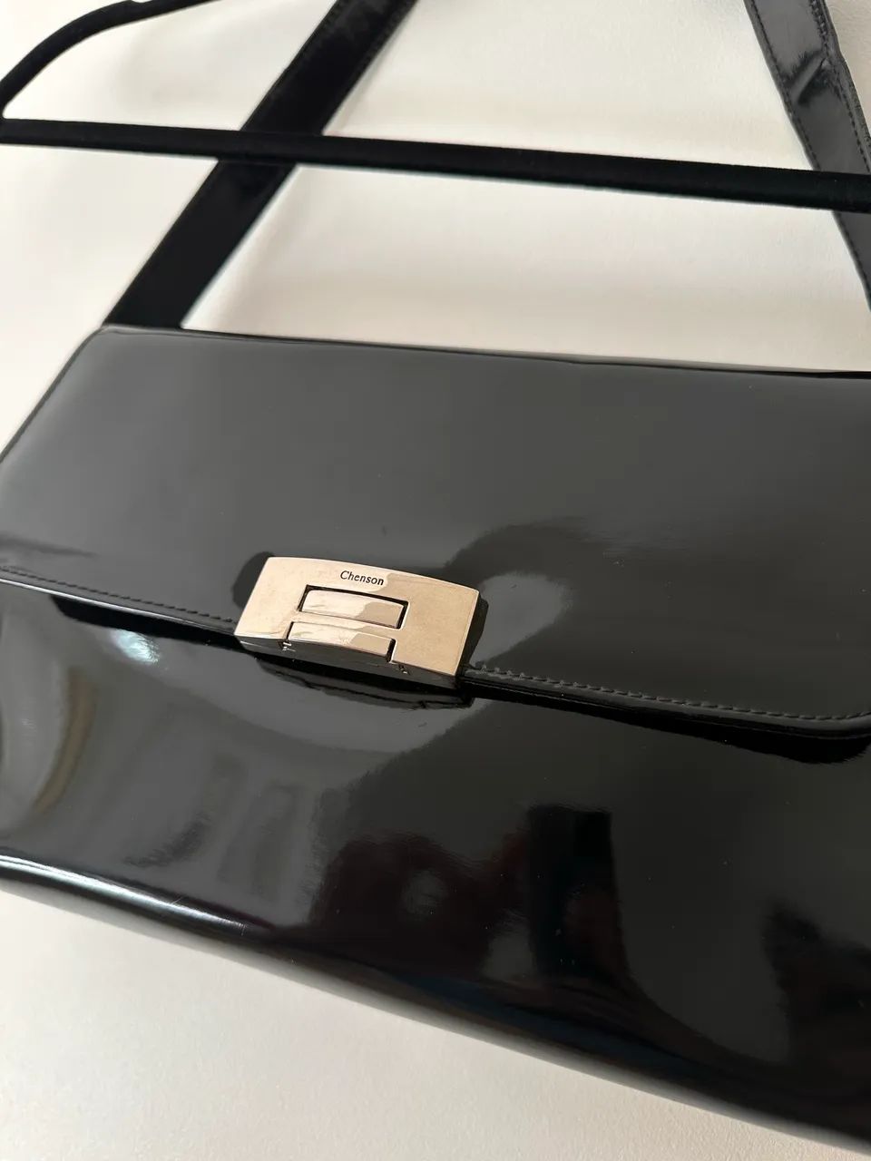 Bolsa Preta em Vinil  - Foto 3