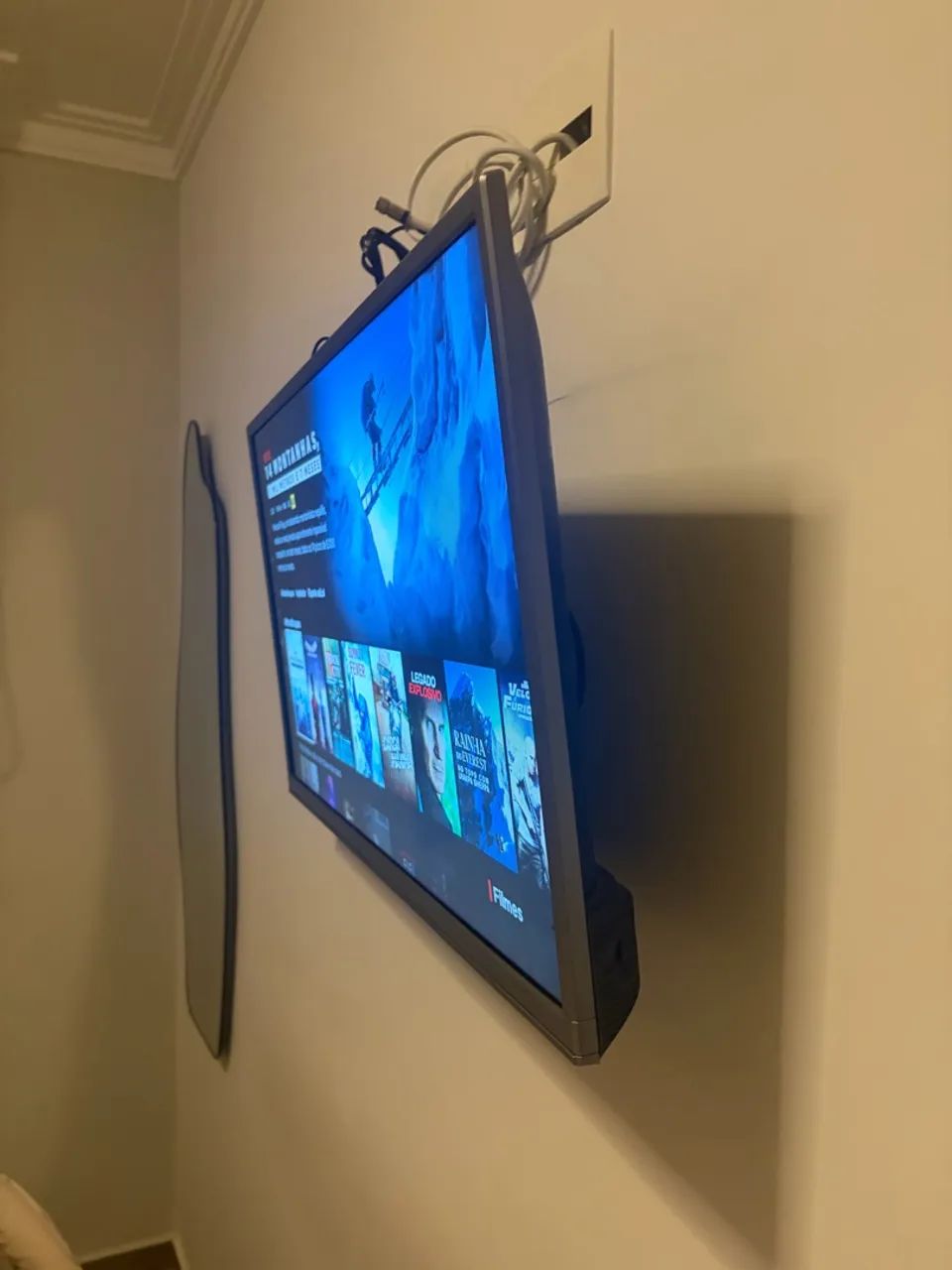 A Smart TV Semp Toshiba de 32 polegadas - Foto 3